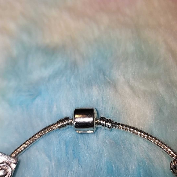 Silver tone charm bracelet, travel beach theme 7 to 8 in - Picture 9 of 9